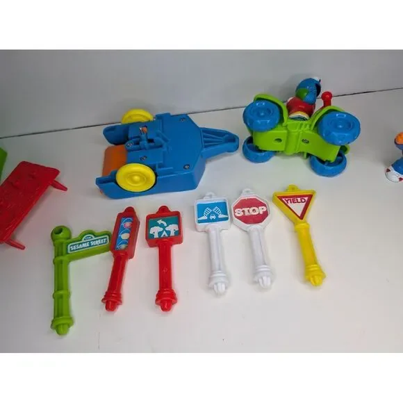 1999 Tyco Sesame Street RADIO Control Roadway Accessory Pieces/ Cookie Monster - Picture 5 of 6